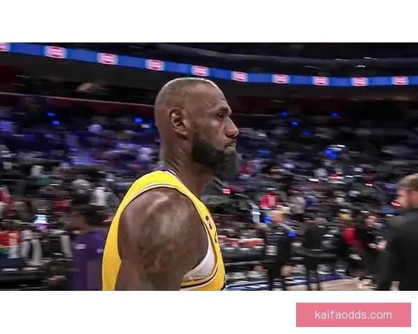 詹姆斯手指伤势稳定客场最后一战球队将全力备战